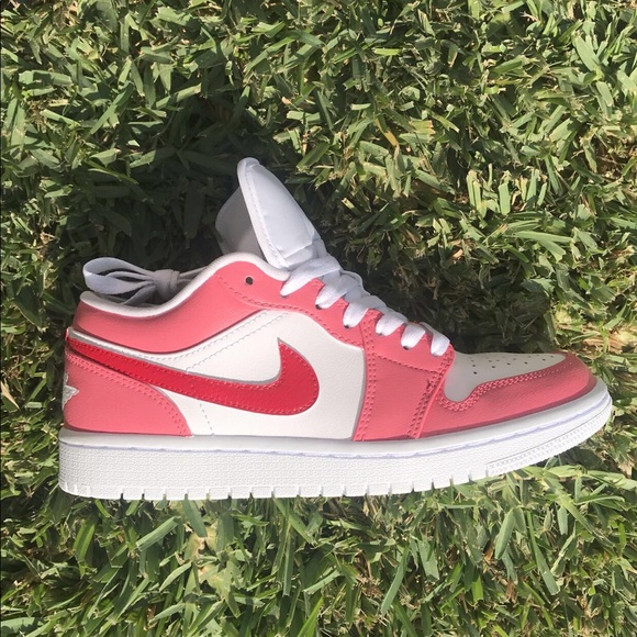 Custom Air Jordan 1 Lows - Picture 4 of 7